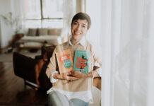 Pedagoga aborda Educação Positiva em livros sobre a relação entre pais e filhos