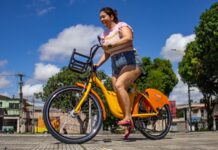 Fevereiro Roxo: Bicicletar de Fortaleza se torna aliado no combate aos sintomas da fibromialgia