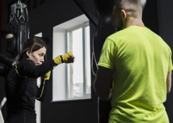 Grand Shopping promove aulões de defesa pessoal e dança no Dia da Mulher