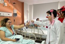 Palhaços voluntários promovem momento de humanização no Hospital Estadual Leonardo Da Vinci durante o mês das mães