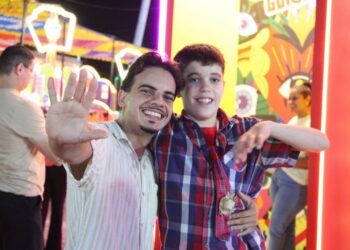 Associação Fortaleza Azul promove vivência inclusiva e leva crianças e adolescentes autistas ao São João de Maracanaú