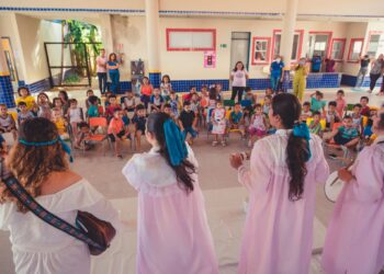 Teatro para bebês leva apresentações gratuitas e ações culturais para creches da Grande Fortaleza e interior do Ceará