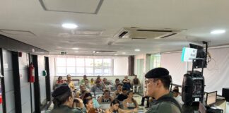 Polícia Militar do Ceará leva música e acolhimento a pacientes do Hospital Estadual Leonardo Da Vinci