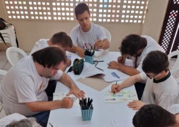 Arte e inclusão: oficinas gratuitas chegam a 10 cidades cearenses