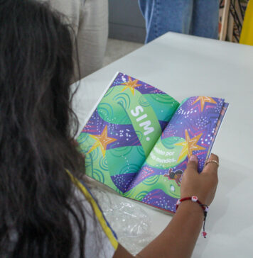 Escolas Criativas seleciona 20 livros para adaptação gratuita em audiolivros