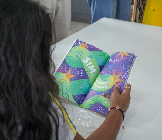 Escolas Criativas seleciona 20 livros para adaptação gratuita em audiolivros