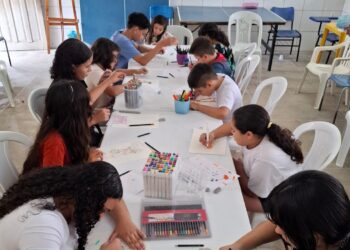 Projeto oferece oficinas de arte para pessoas com deficiência
