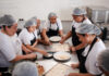 Feira da EDISCA apresenta produtos de mulheres capacitadas em culinária e artesanato
