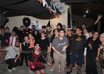 Halloween da FAZ reúne jovens e adultos autistas em noite de lazer e socialização